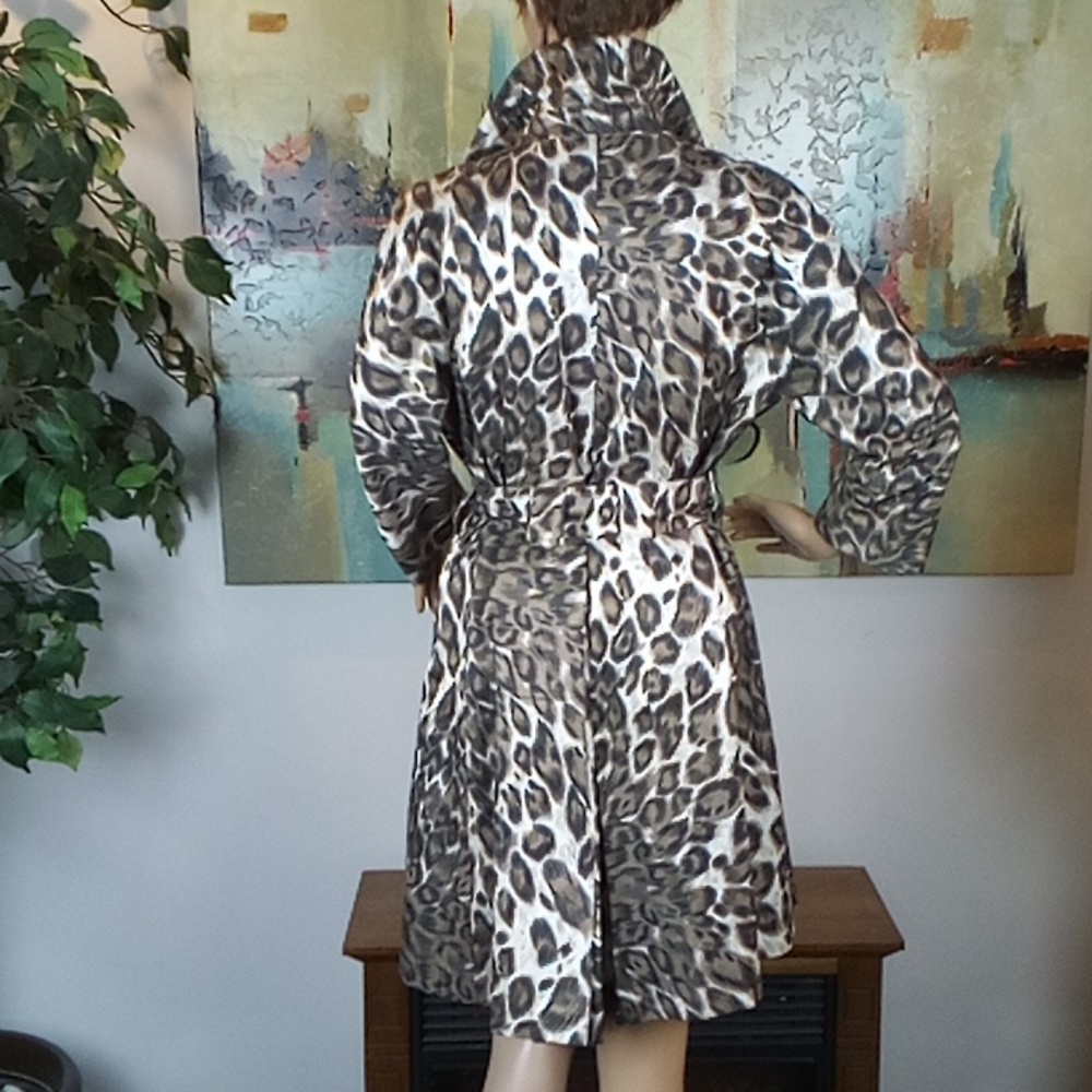 Vertigo Paris Double Breasted Trenchcoat, women's size medium - Picture 7 of 13
